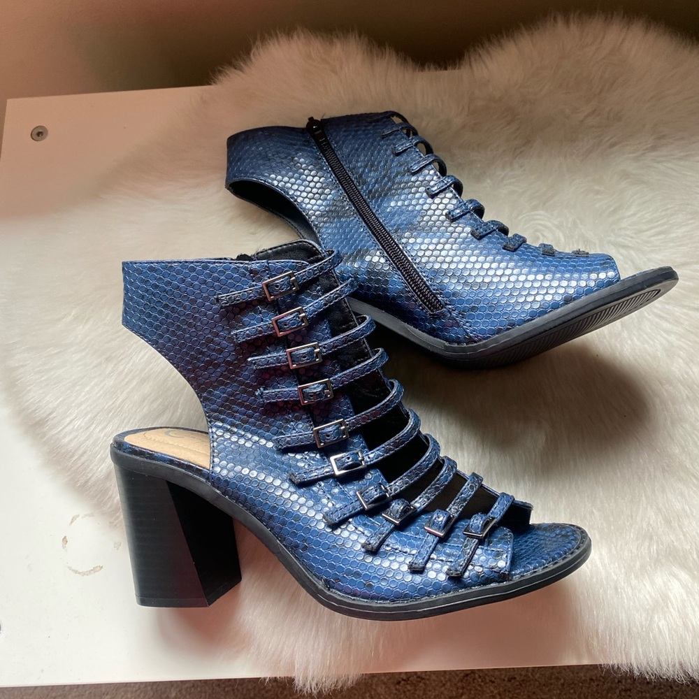 C Comfort Gladiator Heels Women’s 9 Blue Snake Skin Pattern‎ Open Toe